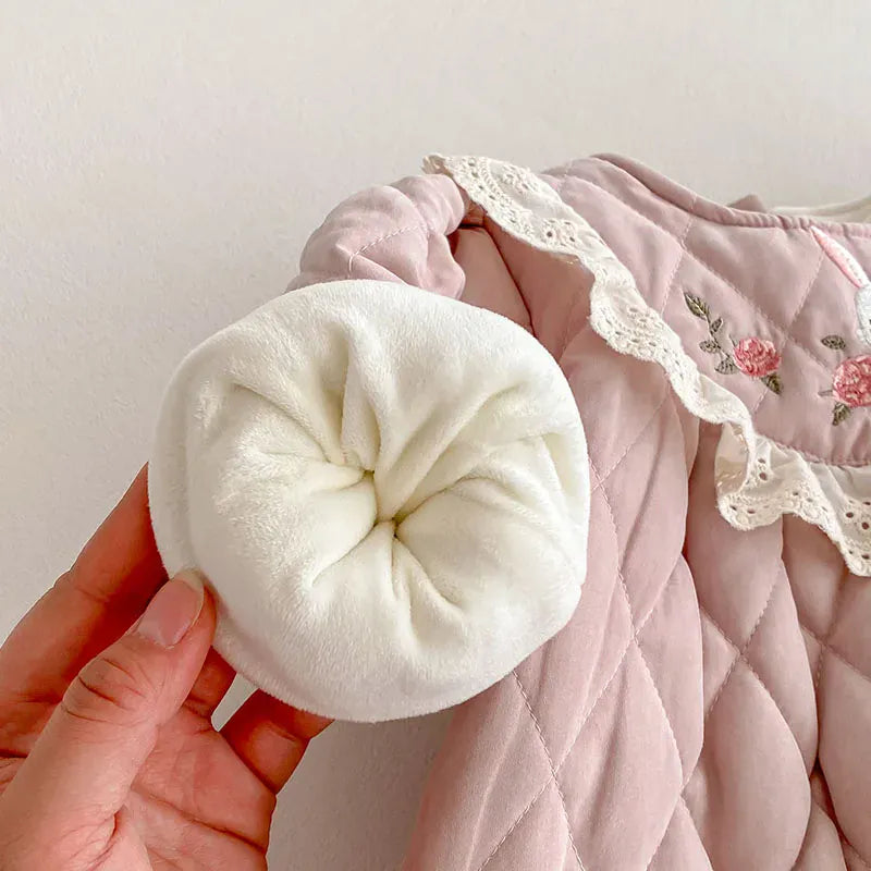 アウタージャンプスーツ ベビーアウタージャンプスーツ うさぎ刺繍キルティング長袖アウターボディースーツ ピンク【mh0007688】