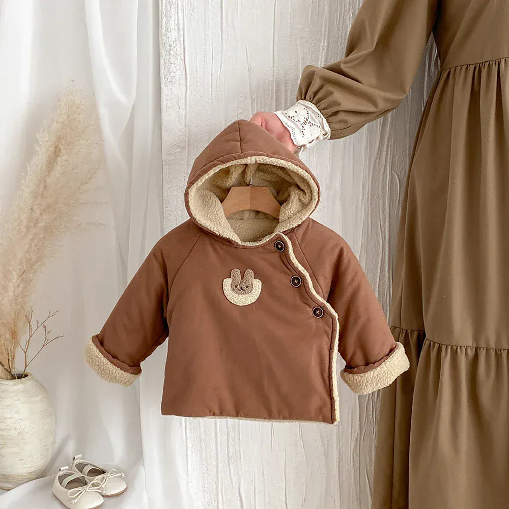 ショートコート・ジャケット・ジャンパー ベビーアウター うさぎワンポイント刺繍裏ボアフリースフーディジャケットコート【mh0007714】