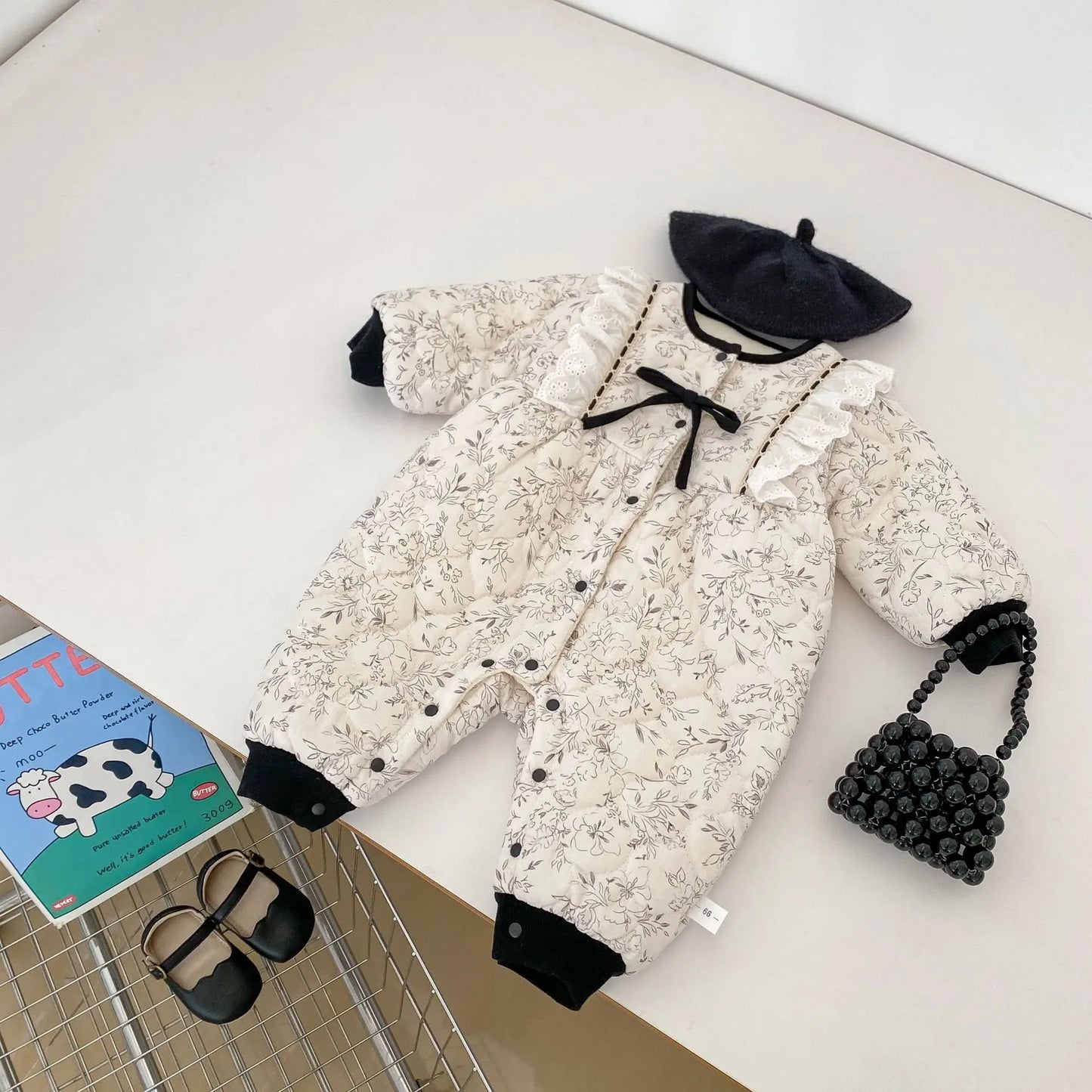 アウタージャンプスーツ ベビーアウタージャンプスーツ シックフラワーレースフリルリボンキルティング防寒長袖ロンパース【mh0007876】