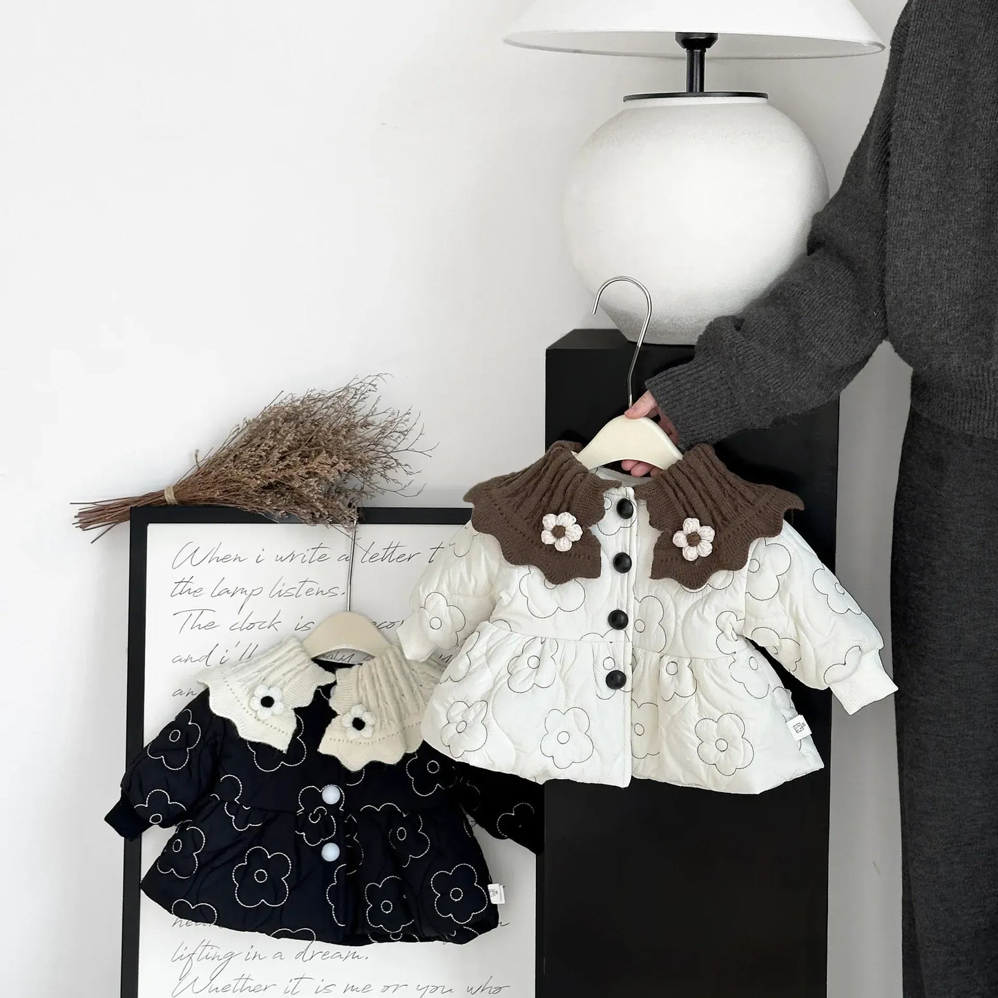 ロングパンツ・スウェットパンツ ベビーアウター レトロ北欧風フラワー刺繍ビッグ襟キルティングジャケットコート【mh0008040】