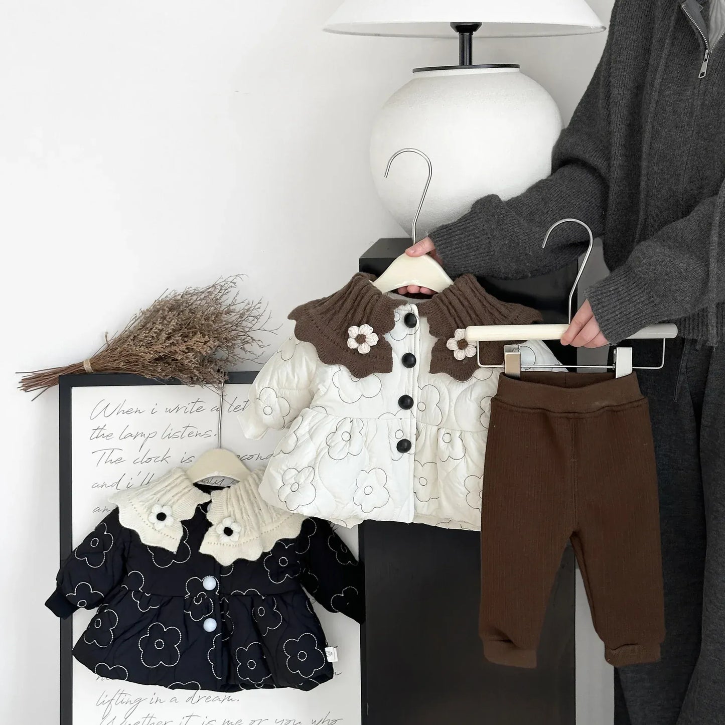 ロングパンツ・スウェットパンツ ベビーアウター レトロ北欧風フラワー刺繍ビッグ襟キルティングジャケットコート【mh0008040】