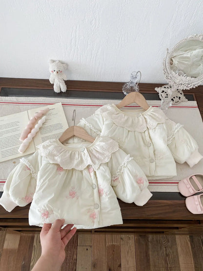 ショートコート・ジャケット・ジャンパー ベビーアウター フラワー刺繍ラッフル襟パデッドジャケットコート【mh0008200】