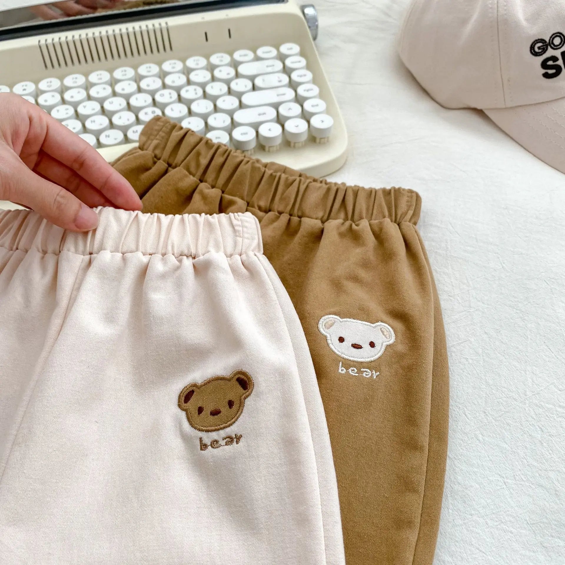 ロングパンツ・スウェットパンツ ベビーパンツ ベアくまヒップパッチルーズロングパンツ【mh0008567】