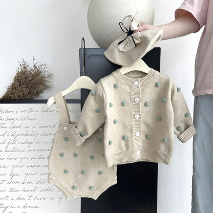 ロンパースセットアップ ベビーカーディガン/サスペンダーロンパース 水玉ドット長袖ニットジャケット/ニットサスペンダーブルマパンツ【mh0008625】