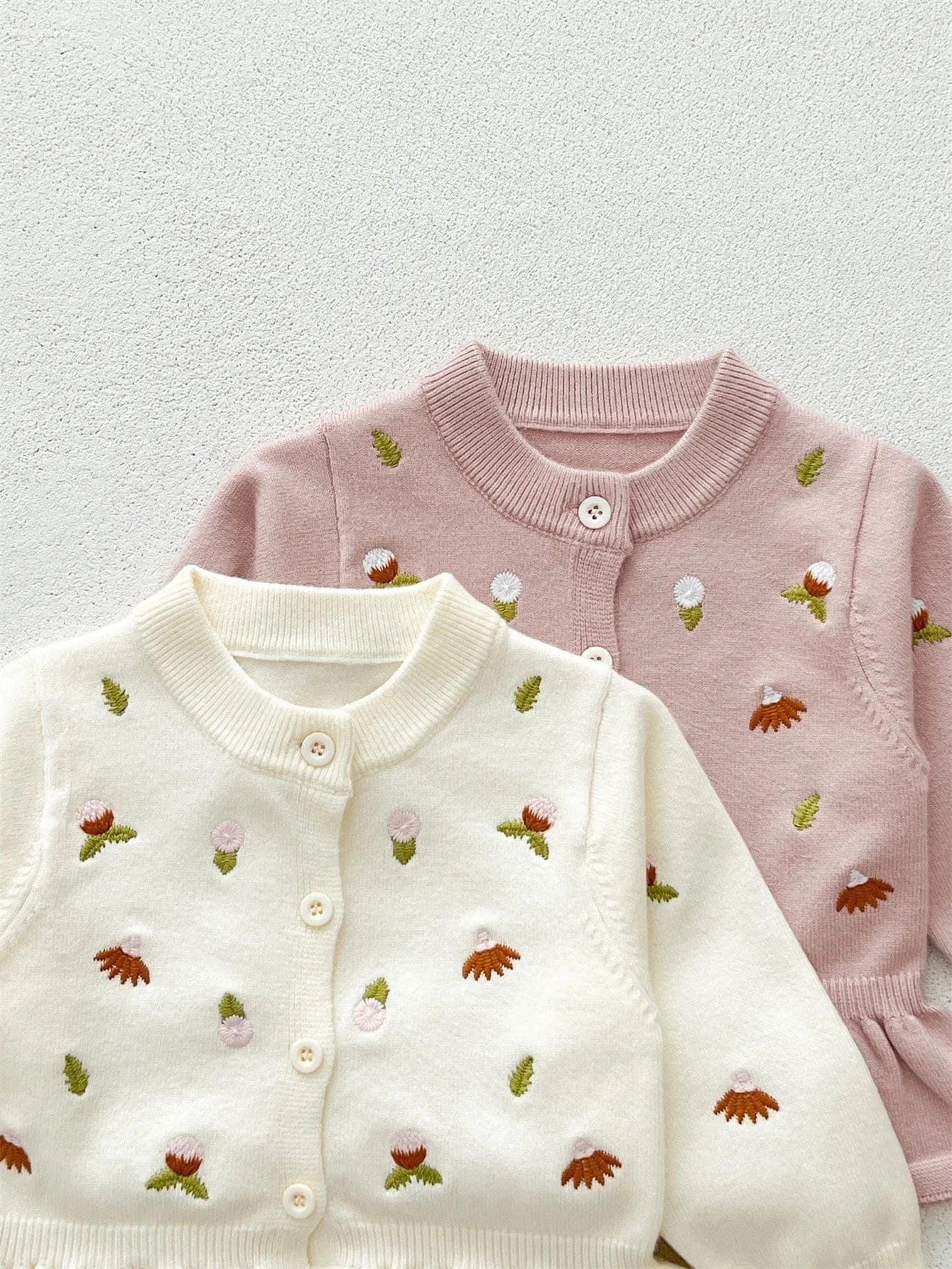 カーディガン・パーカー ベビーカーディガン 刺繍ペプラムフリル長袖ニットカーディガン【mh0008810】