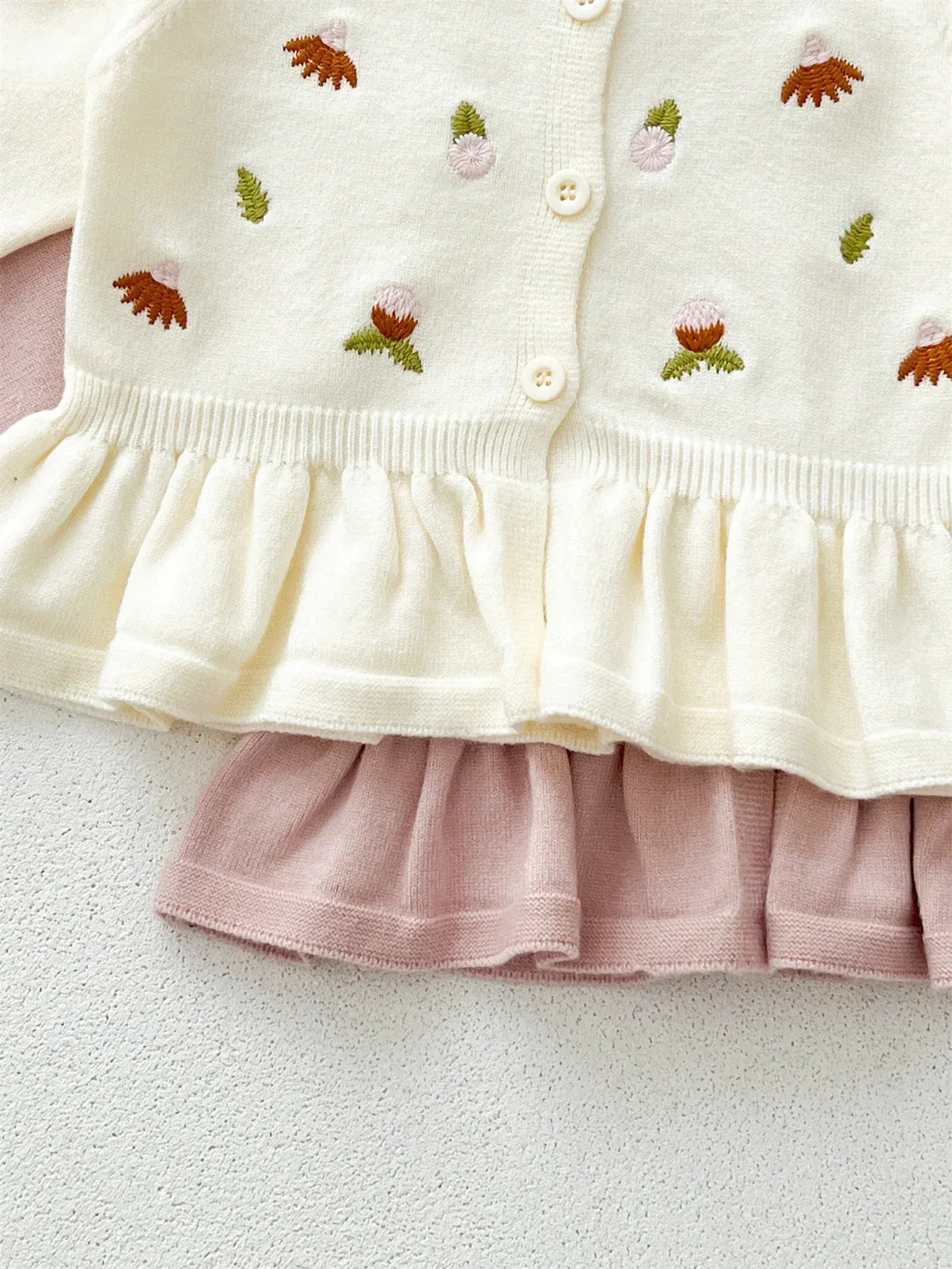 カーディガン・パーカー ベビーカーディガン 刺繍ペプラムフリル長袖ニットカーディガン【mh0008810】