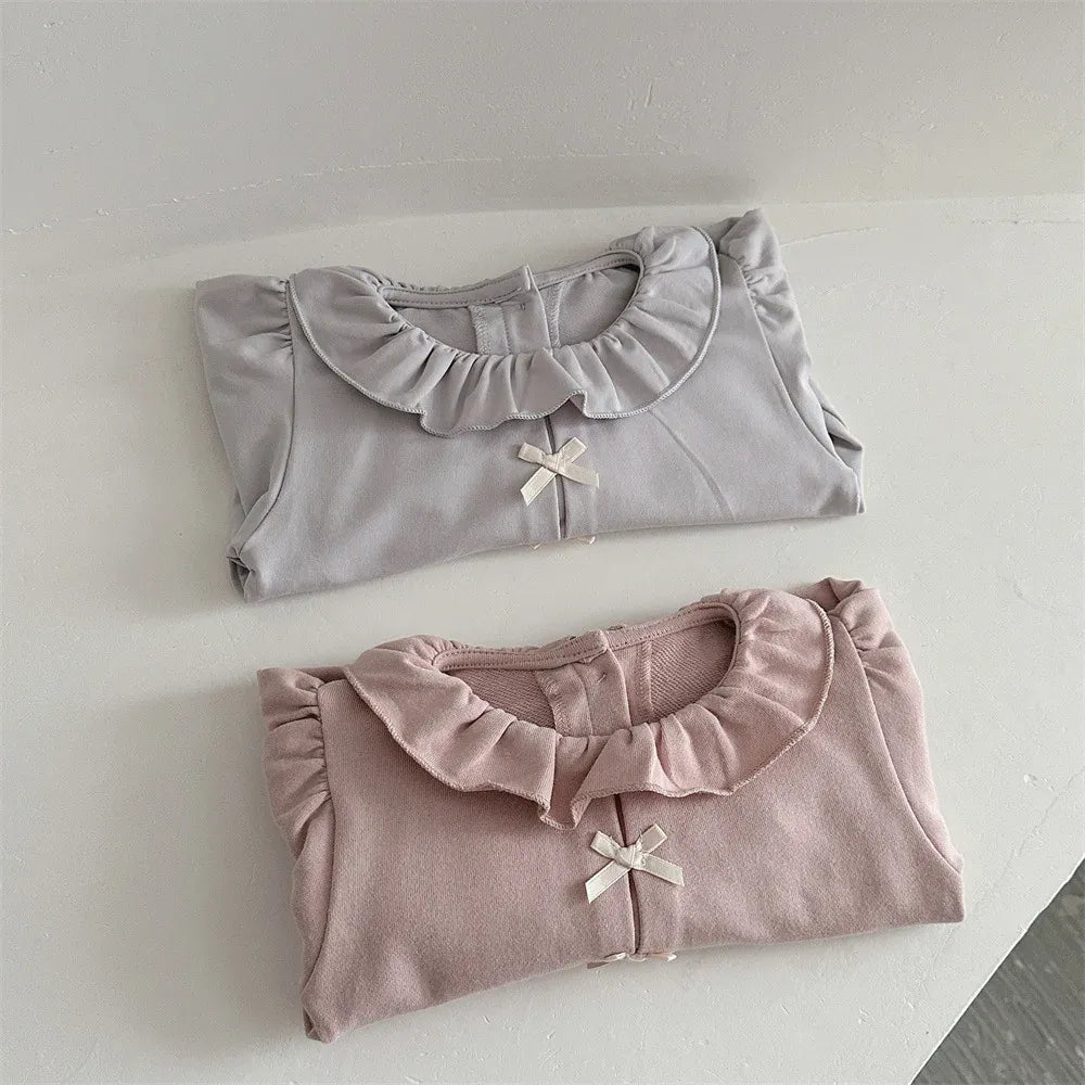 長袖ロンパース ベビーロンパース フロントリボンタックラッフル襟長袖ボディスーツ【mh0008844】