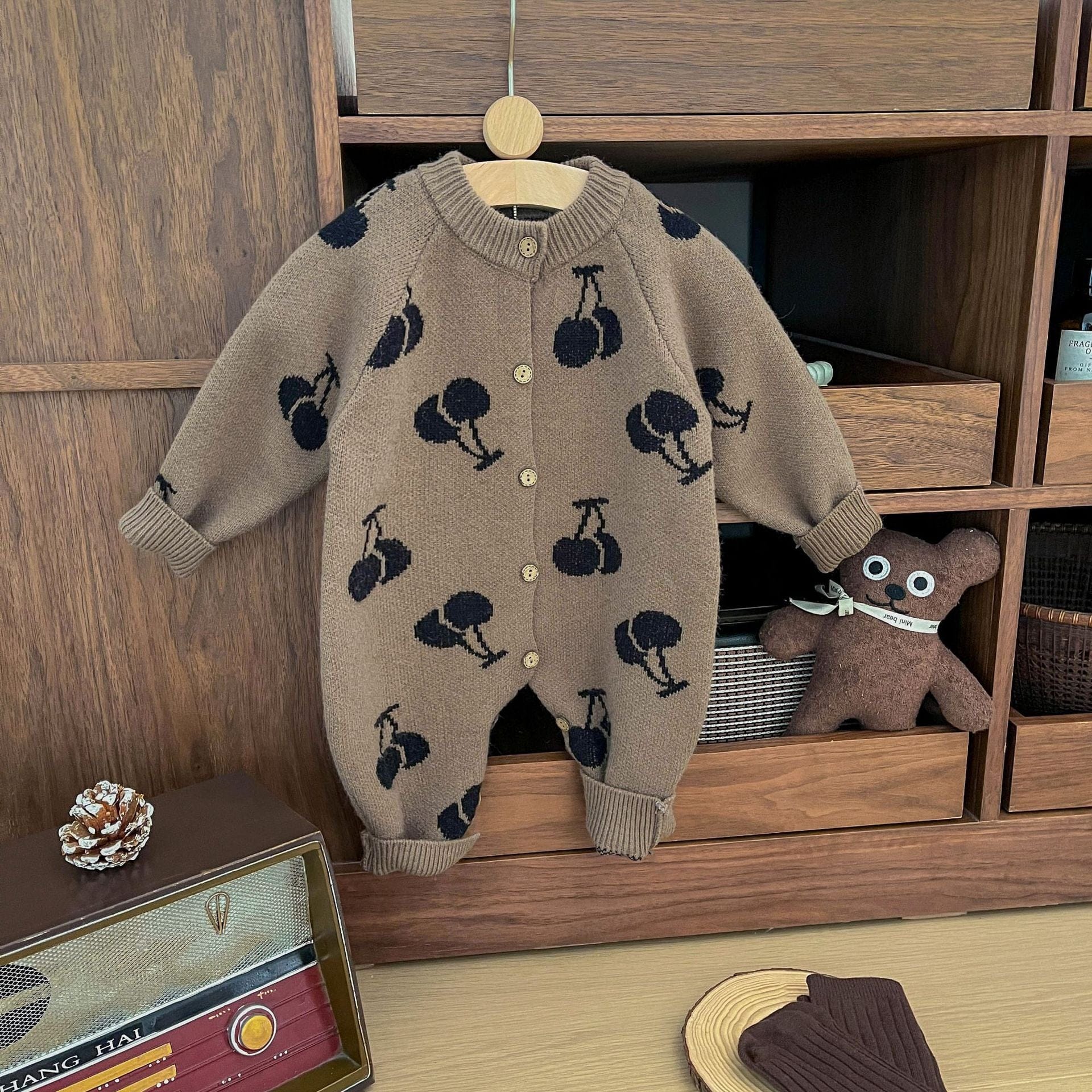 長袖ロンパース ベビージャンプスーツ チェリー刺繍ニット長袖ロンパース【mh0009196】