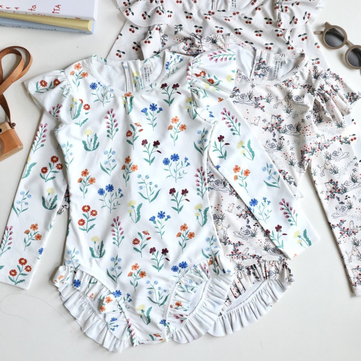 ベビー用水着 ジュニアガールズ水着 長袖ワンピーススイムウェア ラッシュガード【mh0009333】