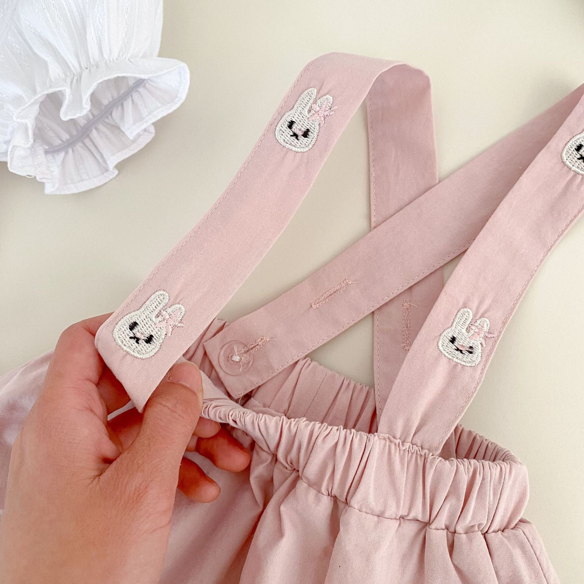 半袖セットアップ うさぎ刺繍半袖ブラウス/サスペンダースカートパンツ【mh0009709】