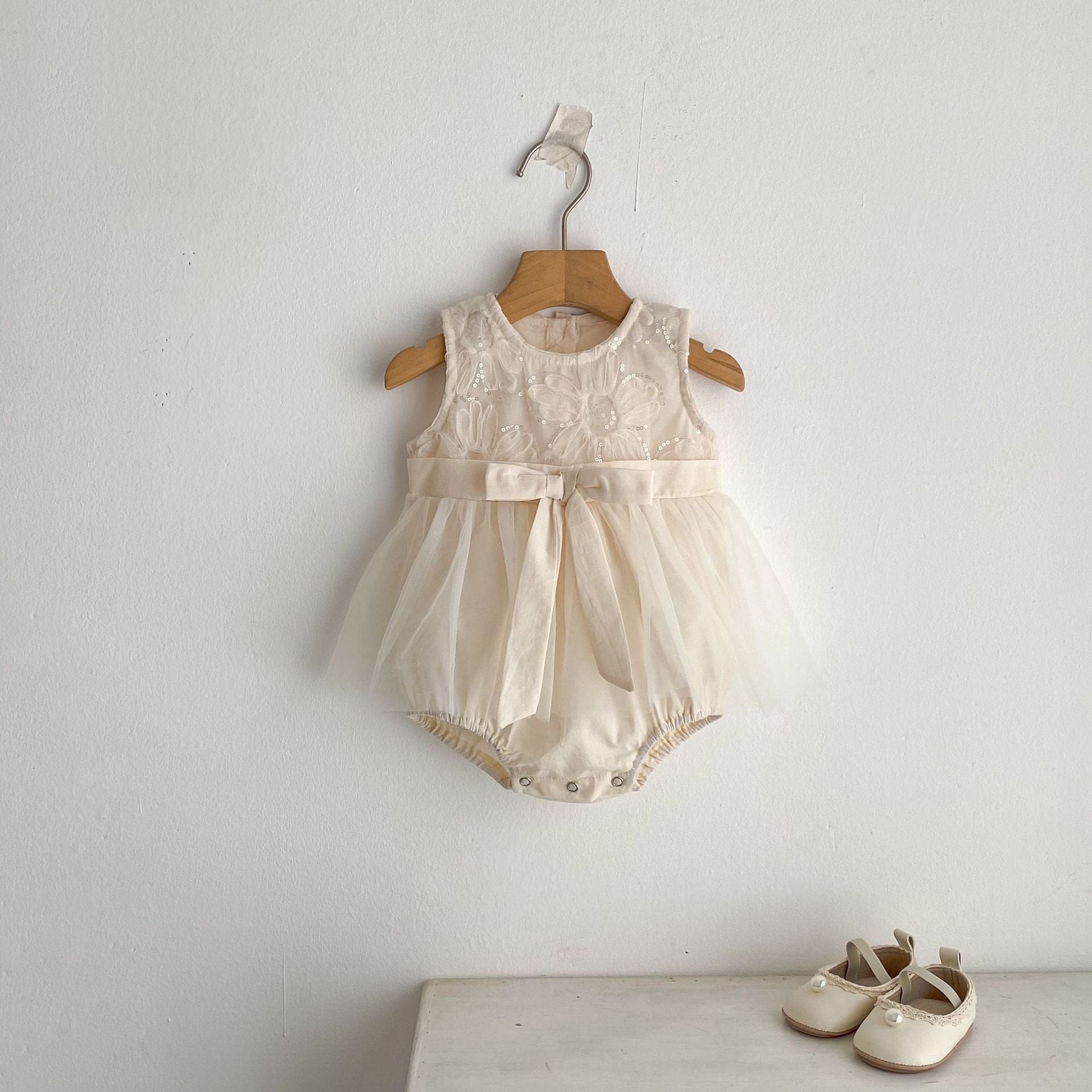 ノースリーブロンパース スパンコールフラワービッグリボンスカートドレスロンパース【mh0010168】