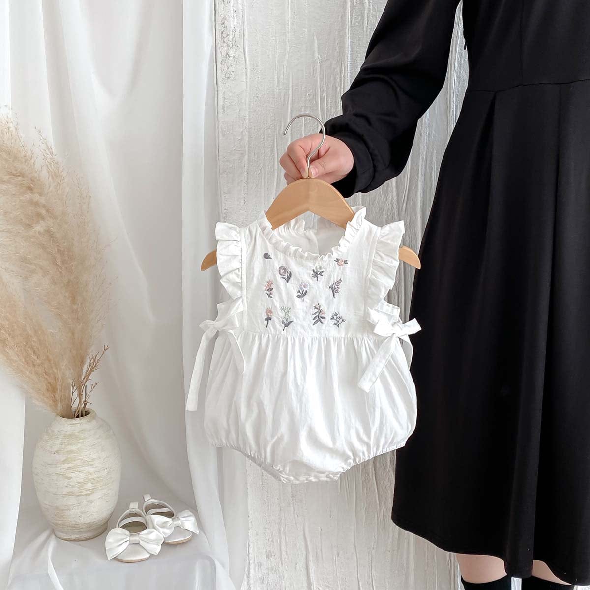 ノースリーブロンパース フラワー刺繍フリルノースリーブロンパース【mh0010302】