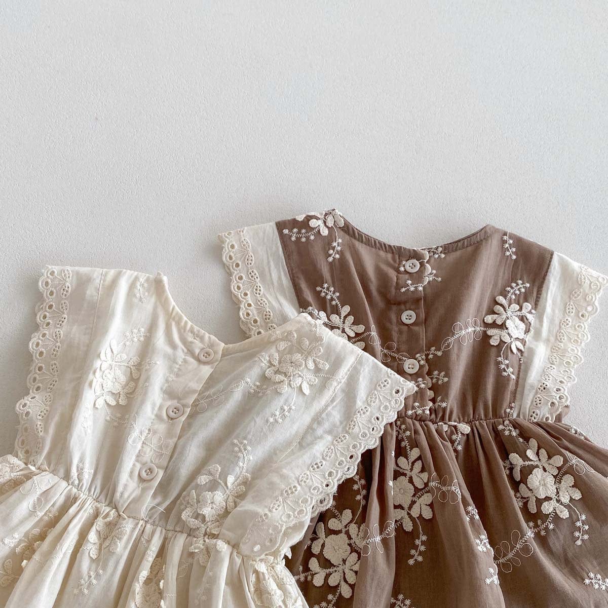 ノースリーブロンパース フラワーエンボス刺繍ノースリーブスカートロンパース【mh0010307】