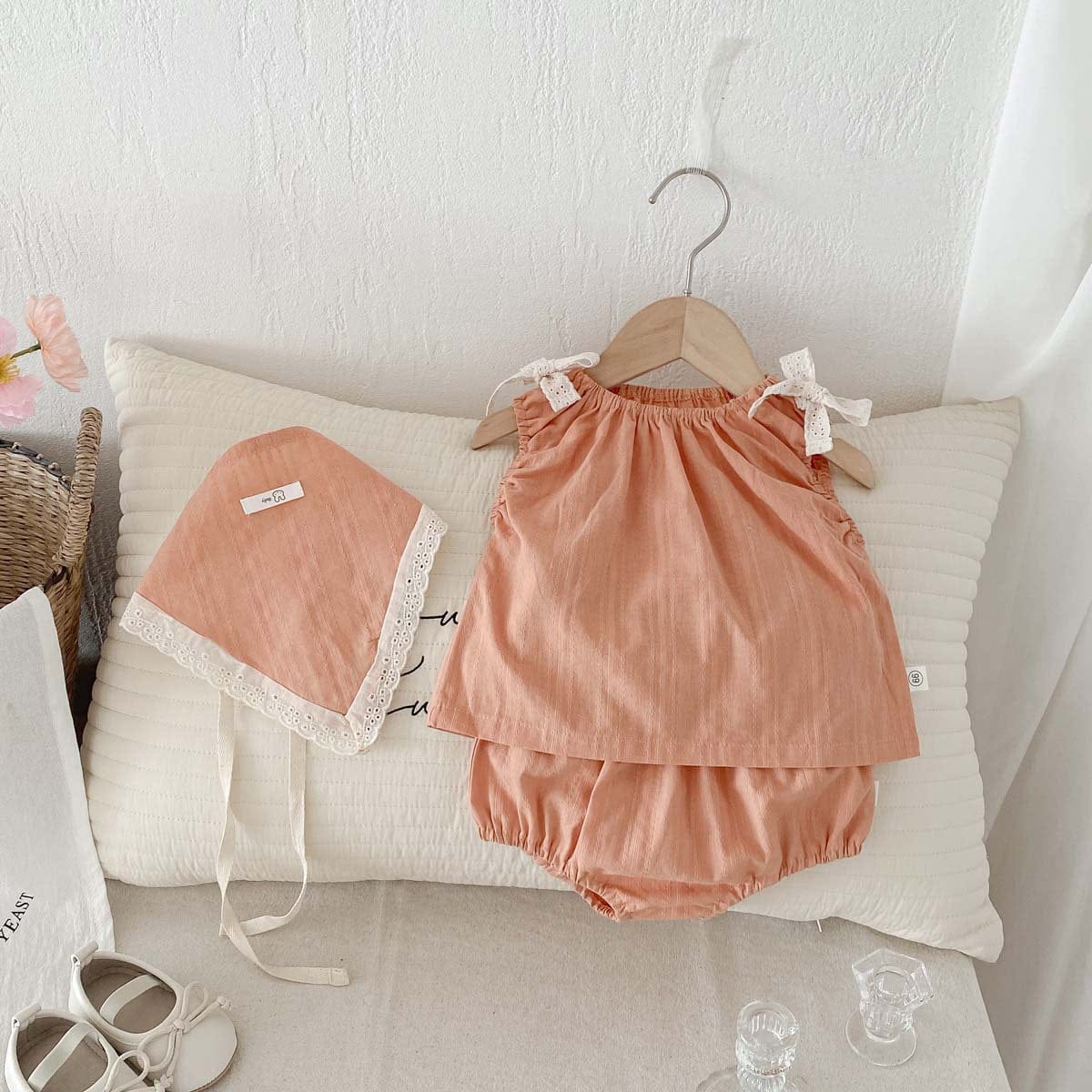 ノースリーブセットアップ リボンショルダーノースリーブブラウス+ブルマパンツ+ボンネットセット【mh0010315】