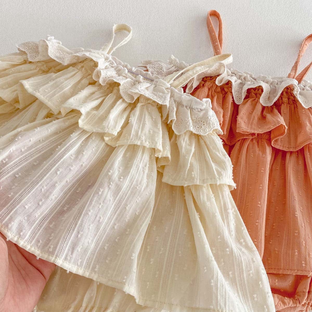 ノースリーブロンパース ティアードフリルキャミソールロンパース【mh0010345】