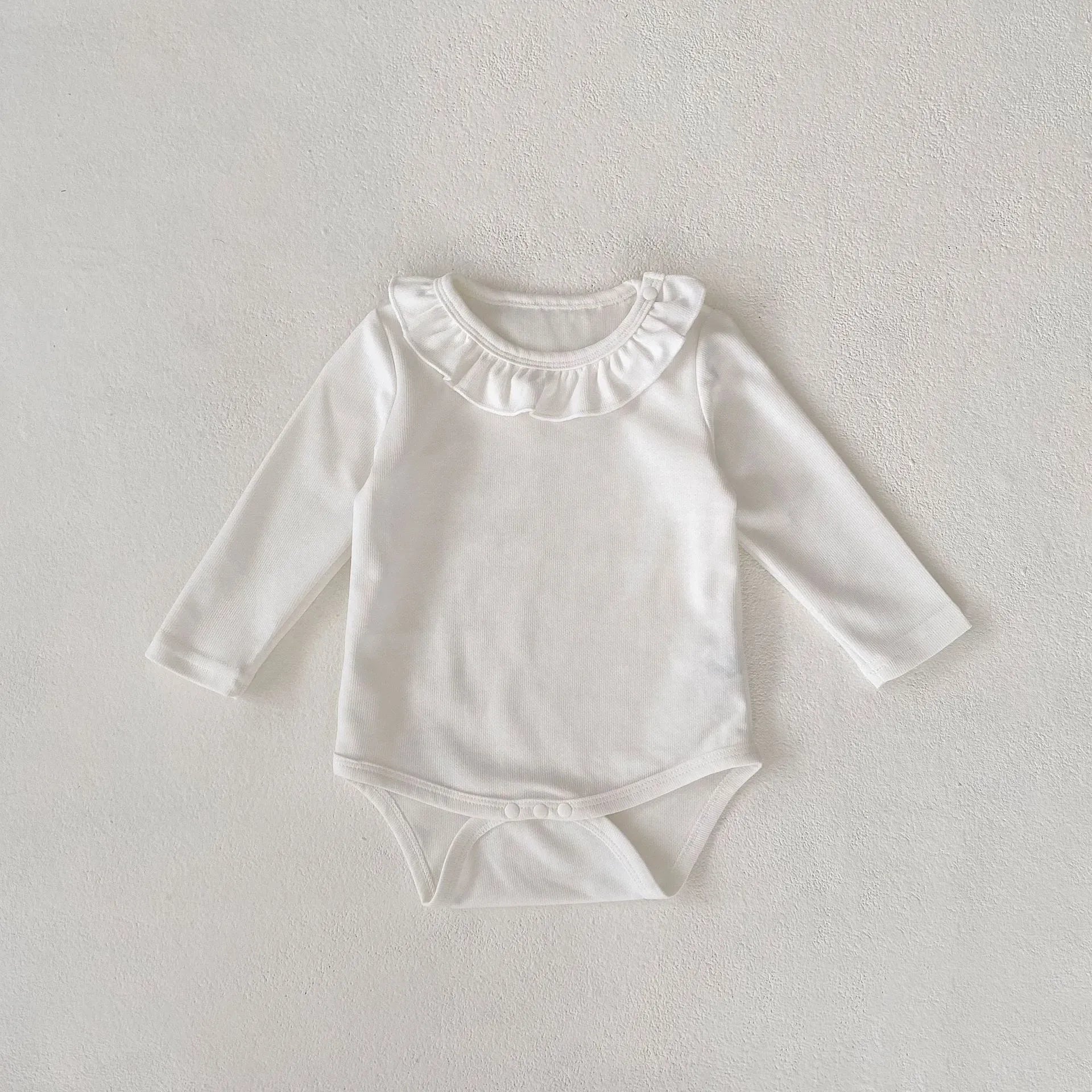 長袖ロンパース off white / 66cm ベビー 長袖ロンパース 無地 フラワー 花柄プリント フリルカラー オフホワイト ガールズ 女の子 子供服 7791