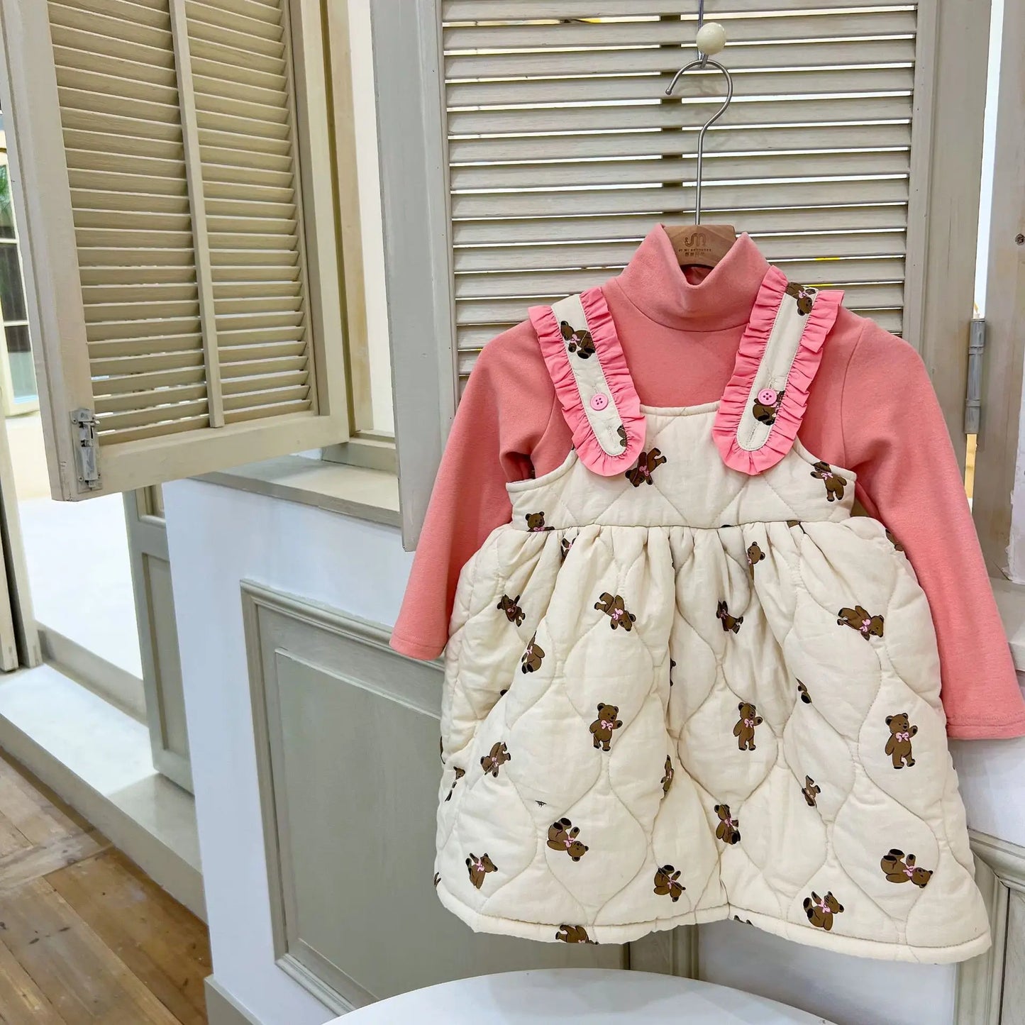 ノースリーブワンピース only the dress / 80cm キッズワンピース キルティングサスペンダーワンピース くまベアプリント フリル ガールズ 女の子 子供服
