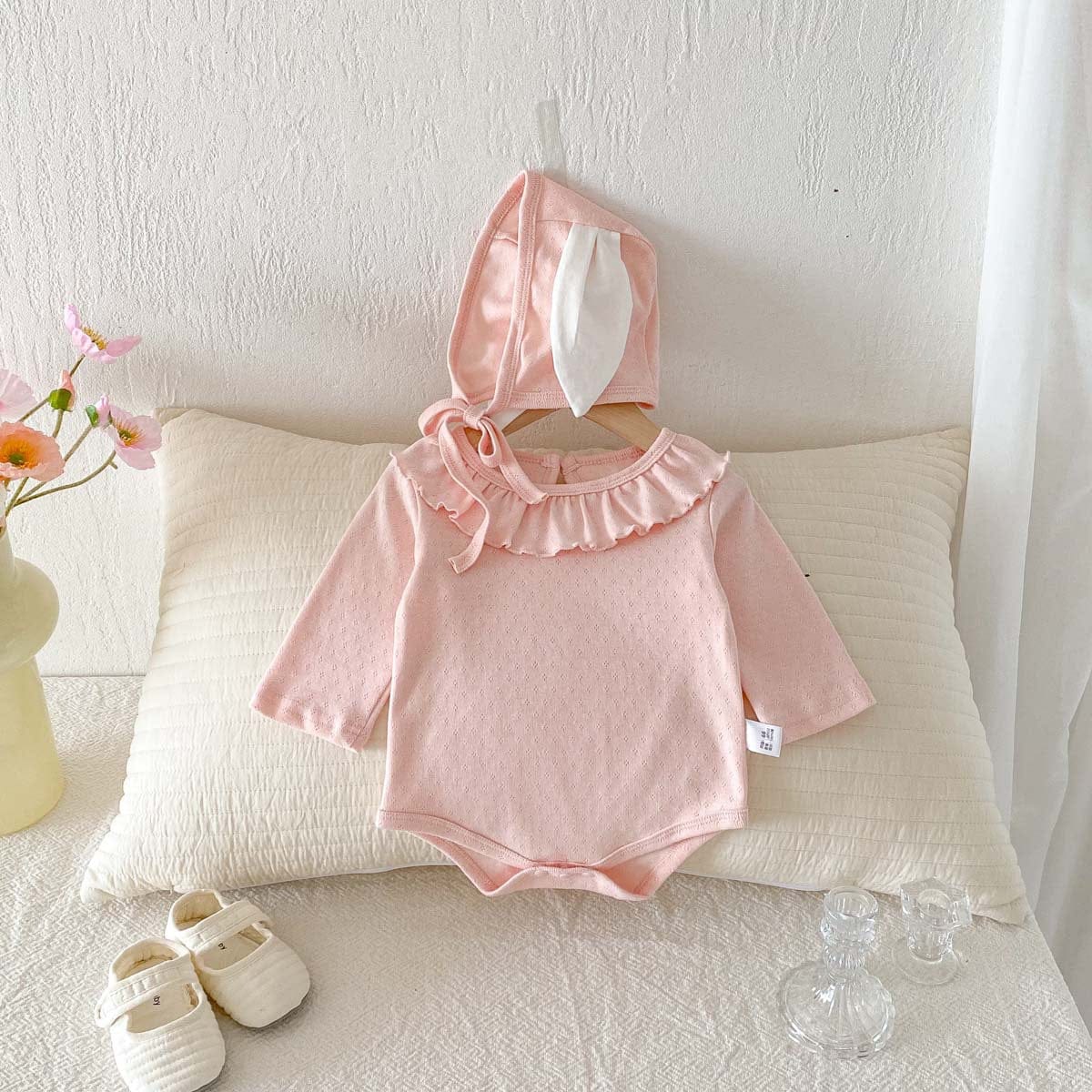 長袖ロンパース Pink / 66cm ラッフル襟長袖ロンパース+うさ耳ボンネット帽子セット【mh0010932】