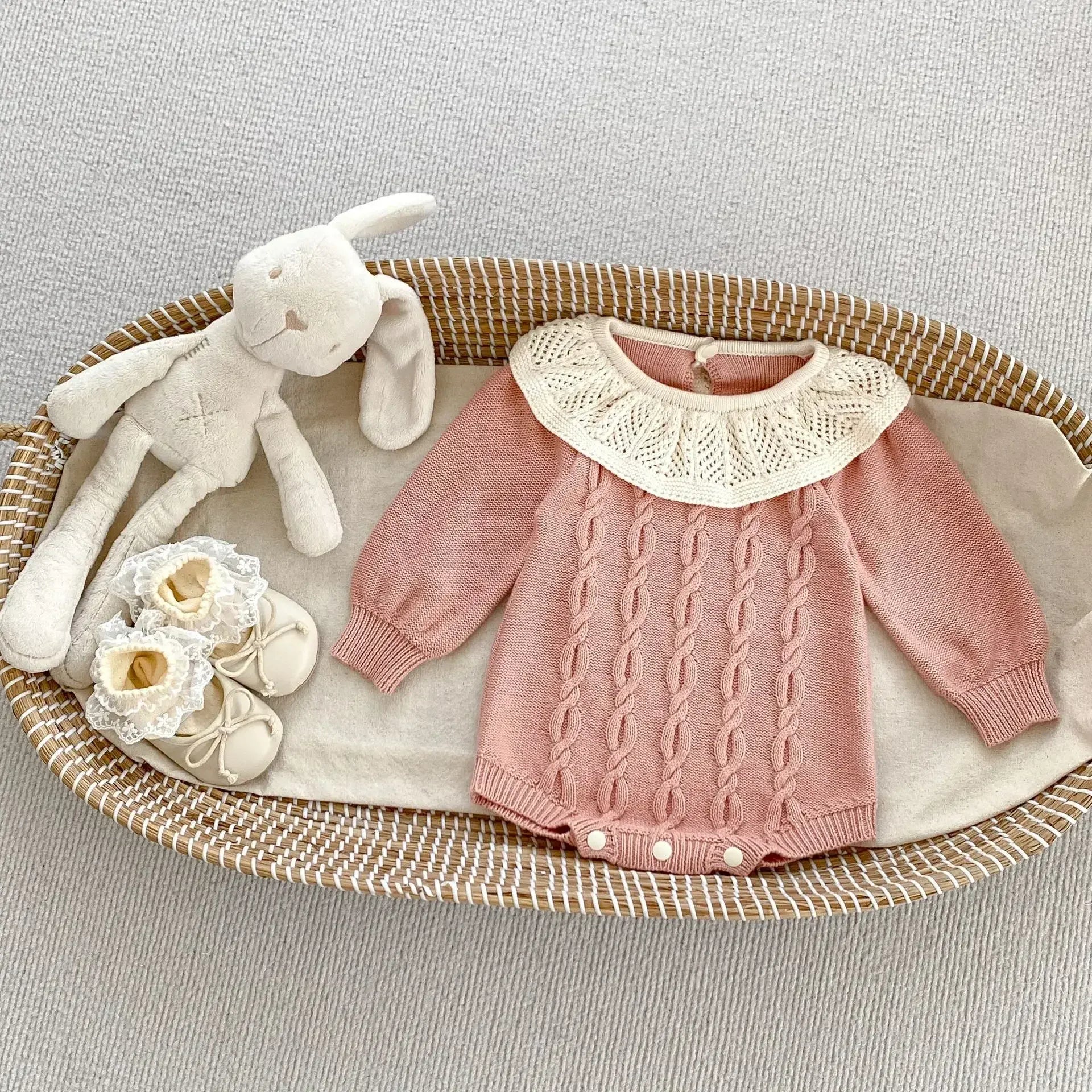 長袖ロンパース Pink / 80cm 9-12M ベビーロンパース レースニットラッフル襟長袖ボディスーツ 2カラー【mh0007423】