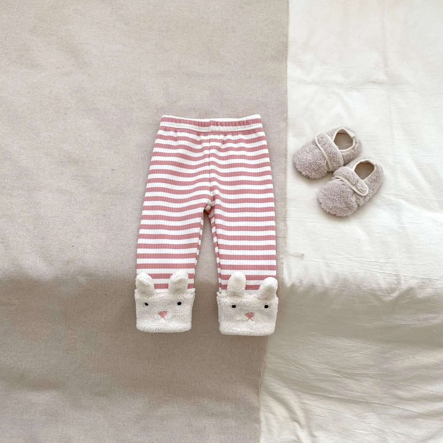 長袖セットアップ pink pants / 9M  73CM ベビートップス/パンツ 耳付きフーディフリースプルオーバー+ボーダーアニマルレギンスパンツ【mh0008489】