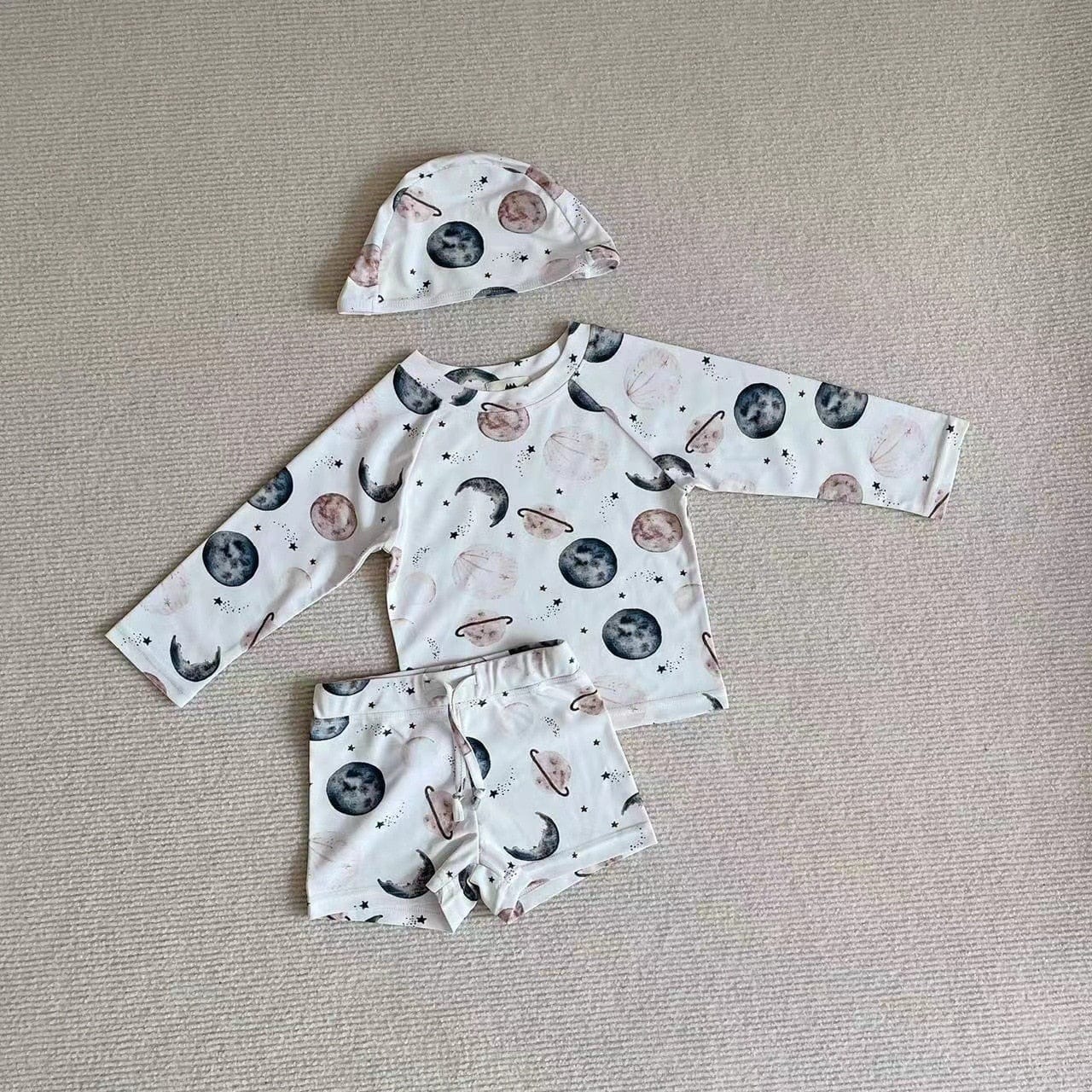 ベビー用水着 planet 3pc set / 80cm ベビー キッズ 水着 ラッシュガード セパレート 長袖 トップス ショートパンツ 帽子 ボーイズ アニマル スペース 宇宙 スイムウェア【mh0002464】