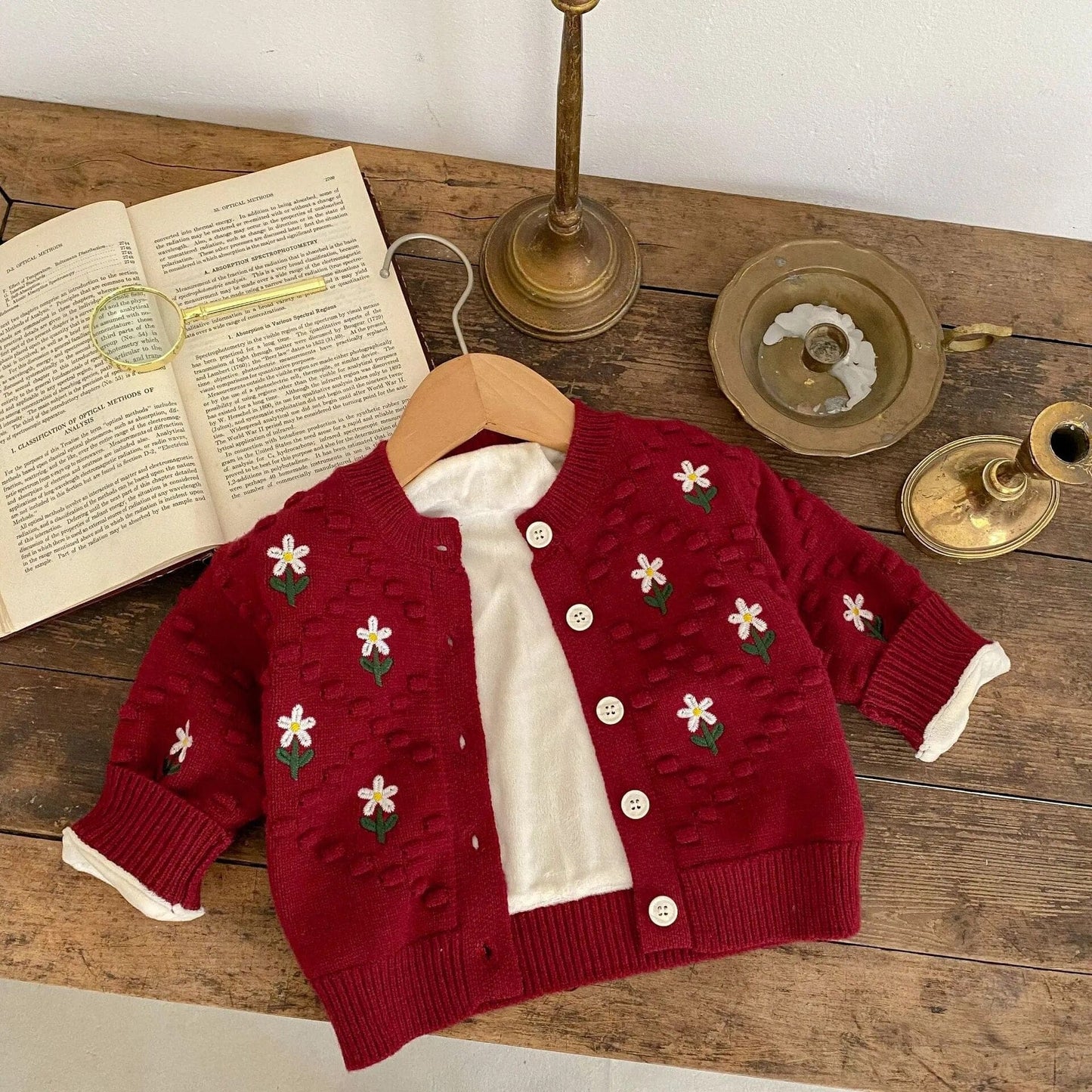 カーディガン・パーカー Red Fleece / 66cm ベビーカーディガン ニットジャケット フラワー 花柄刺繍 裏フリース レッド ベージュ 2カラー ガールズ 女の子 子供服 4134D