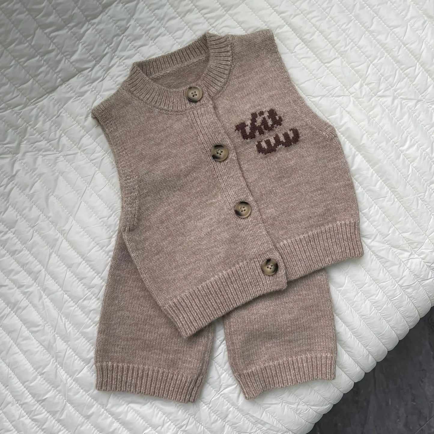 ノースリーブセットアップ set / 9M  73CM ベビーセットアップ 2点セット ロゴワンポイントニットベスト+ニットロングパンツ【mh0008374】