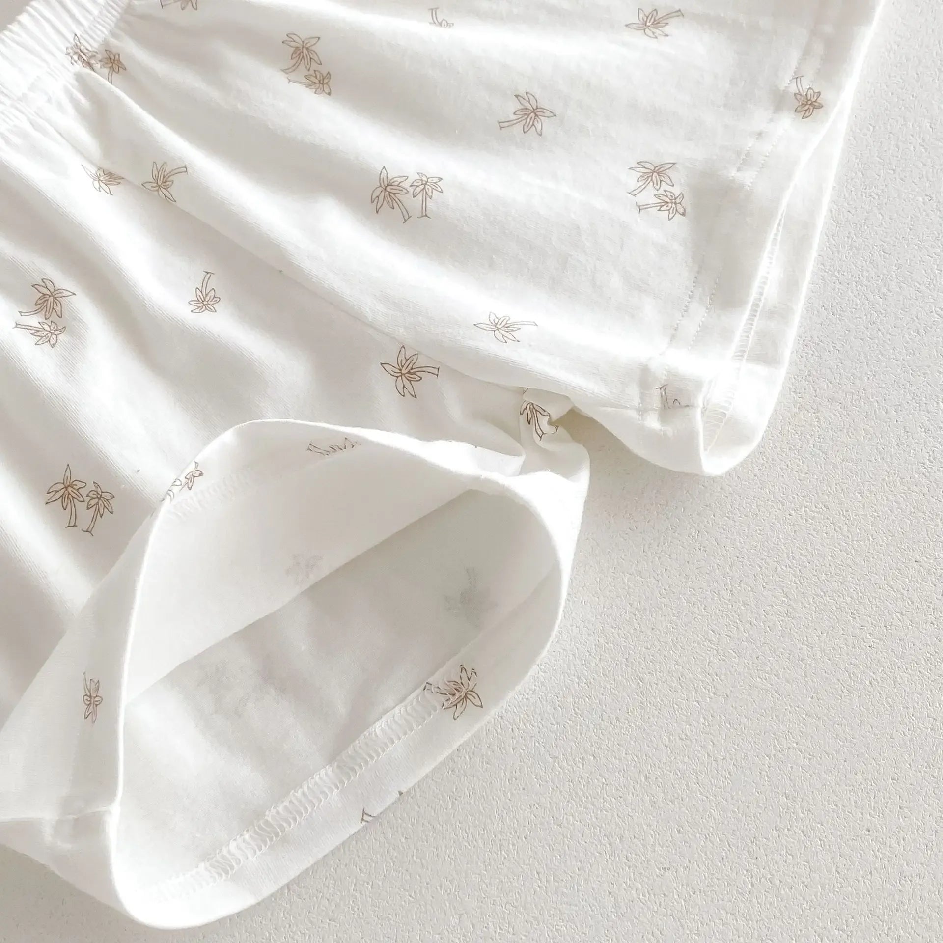 半袖パジャマ キッズパジャマセット 半袖Tシャツ+ショートパンツ ヤシの木プリント ルームウェア 2カラー