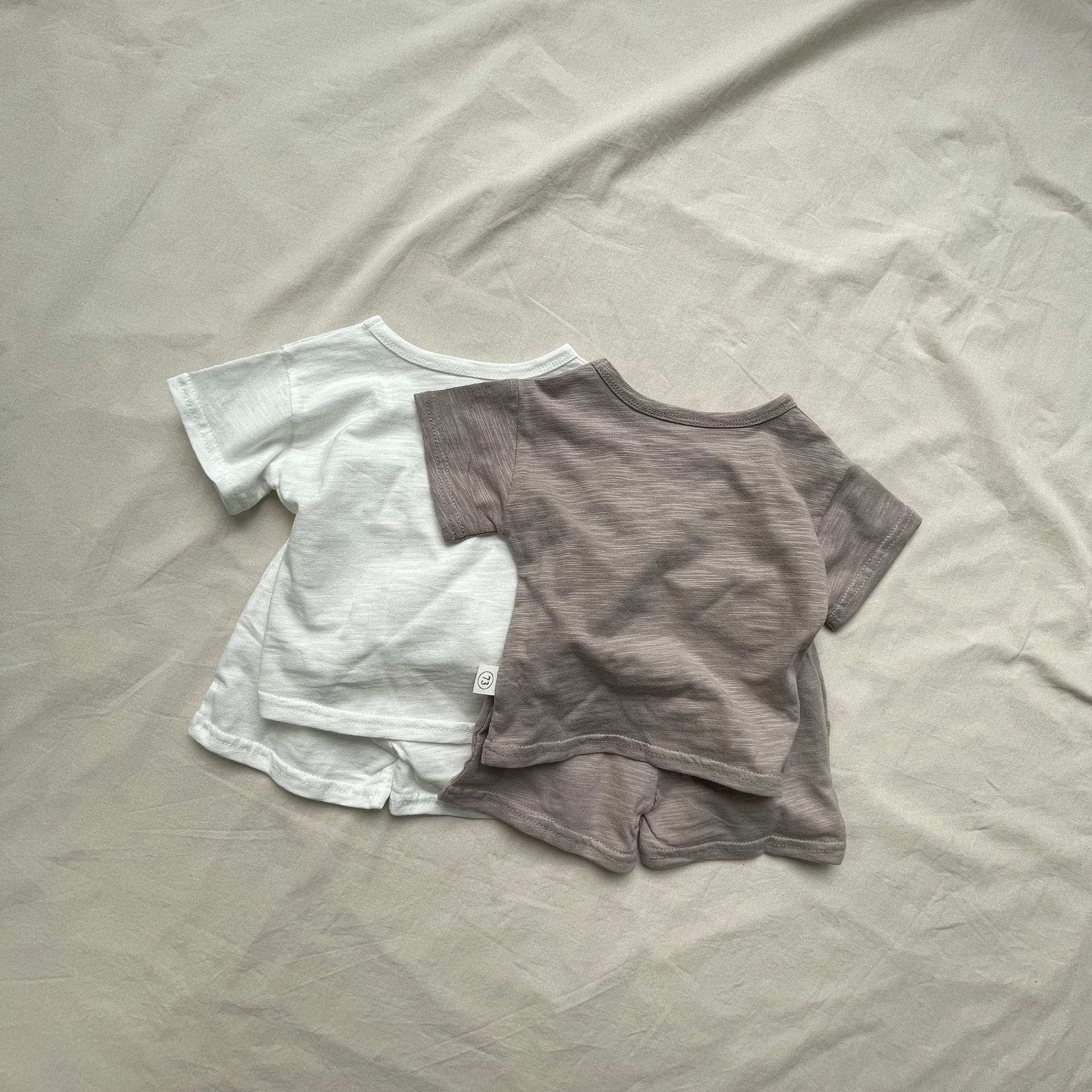 半袖セットアップ シンプルデイリー半袖Tシャツ+ショートパンツセットアップ 2点セット【mh0009447】