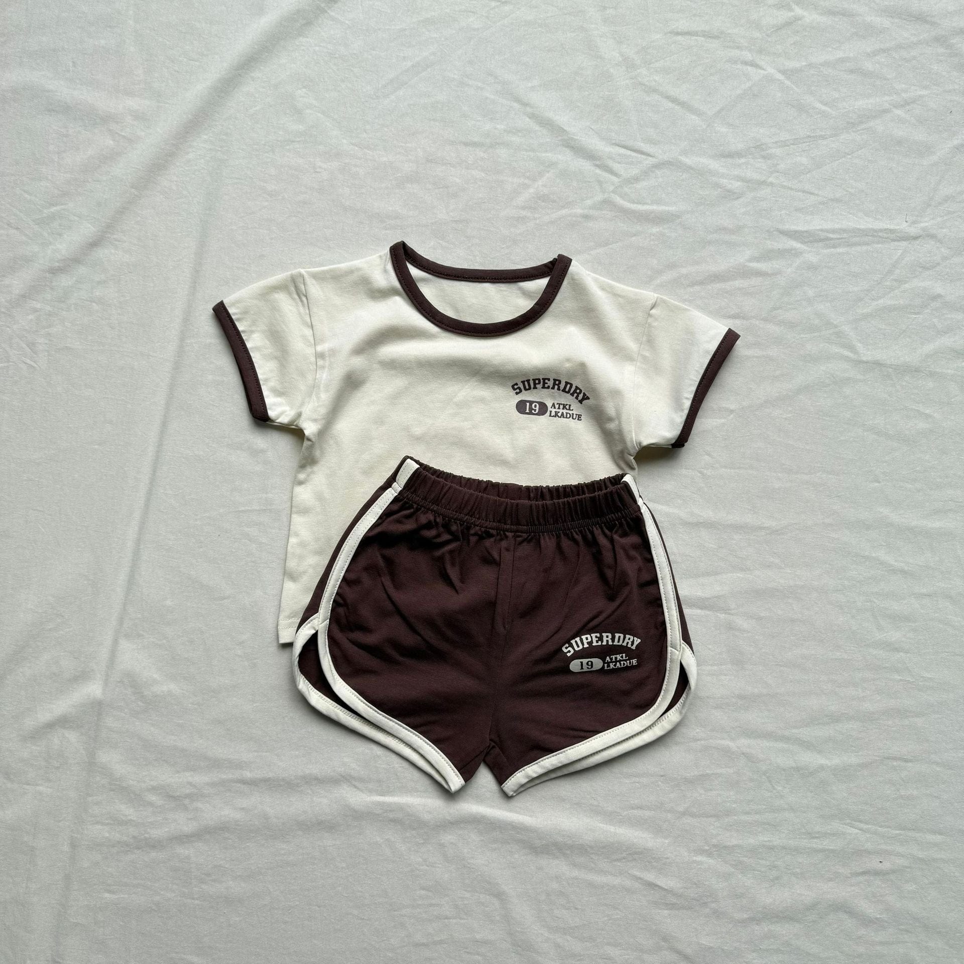 半袖セットアップ ロゴワンポイント半袖Tシャツ+ショートパンツスポーツセットアップ 2点セット【mh0010011】