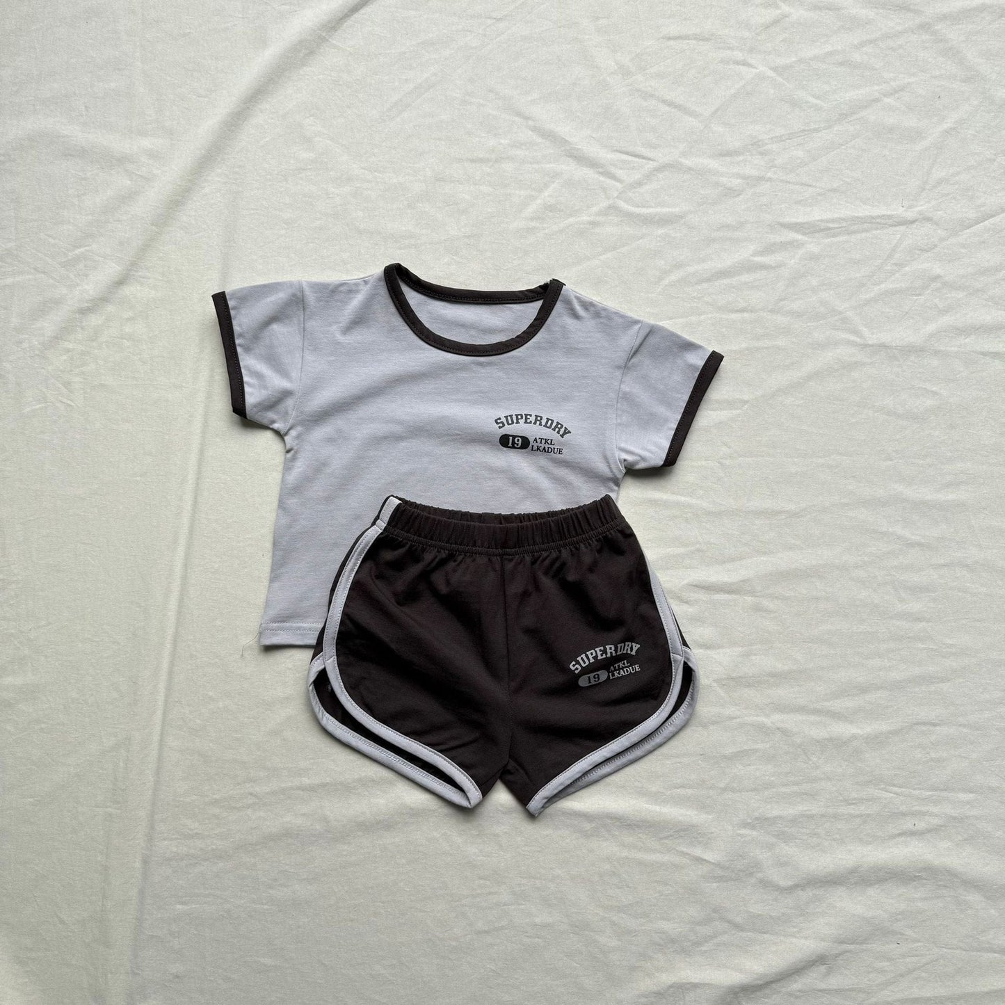 半袖セットアップ ロゴワンポイント半袖Tシャツ+ショートパンツスポーツセットアップ 2点セット【mh0010011】