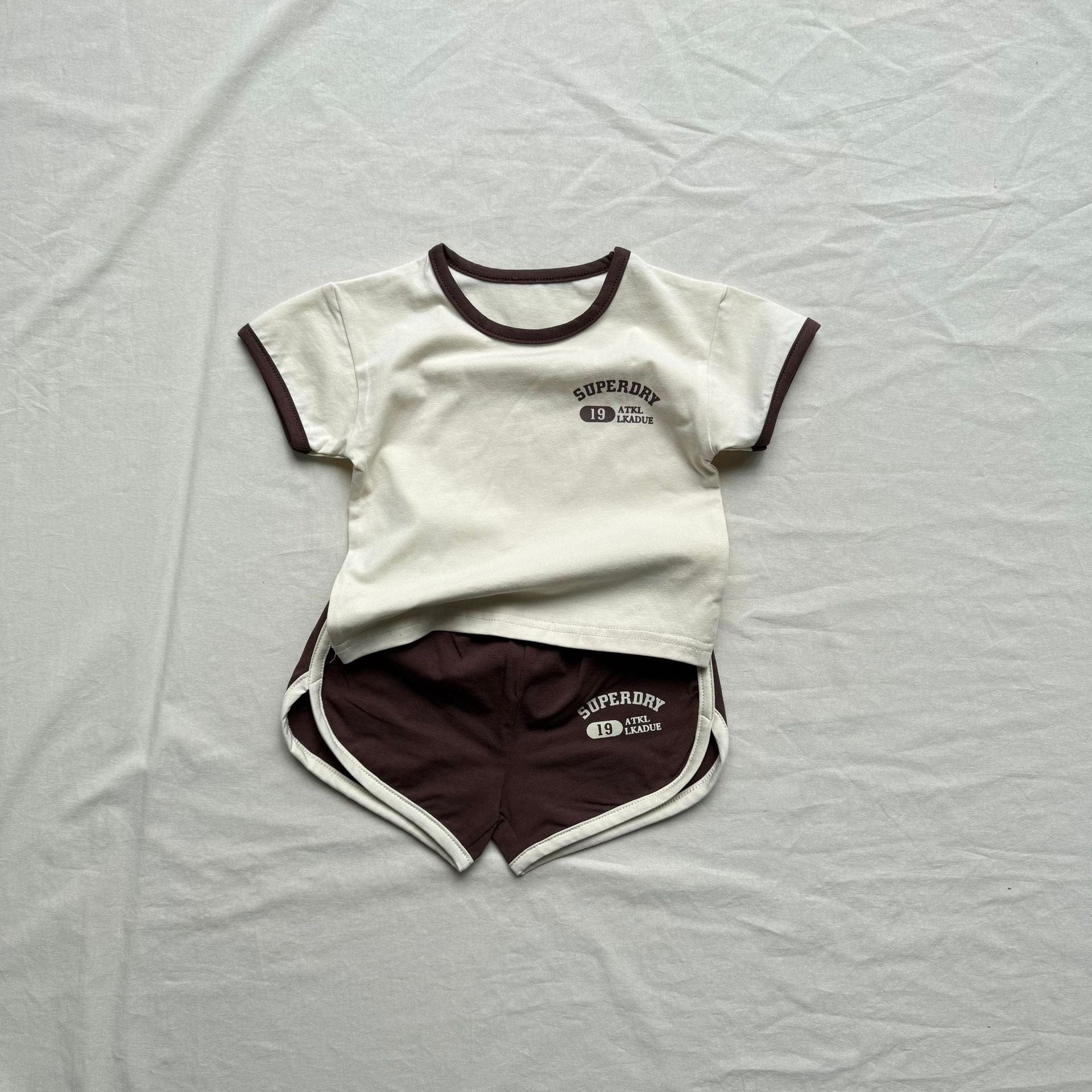 半袖セットアップ ロゴワンポイント半袖Tシャツ+ショートパンツスポーツセットアップ 2点セット【mh0010011】