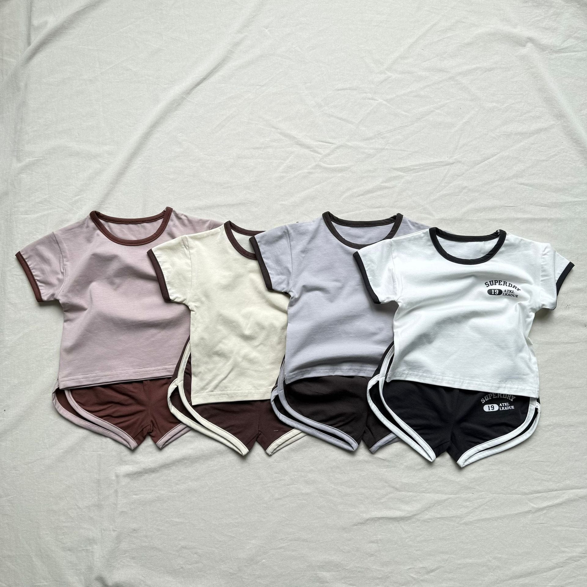 半袖セットアップ ロゴワンポイント半袖Tシャツ+ショートパンツスポーツセットアップ 2点セット【mh0010011】