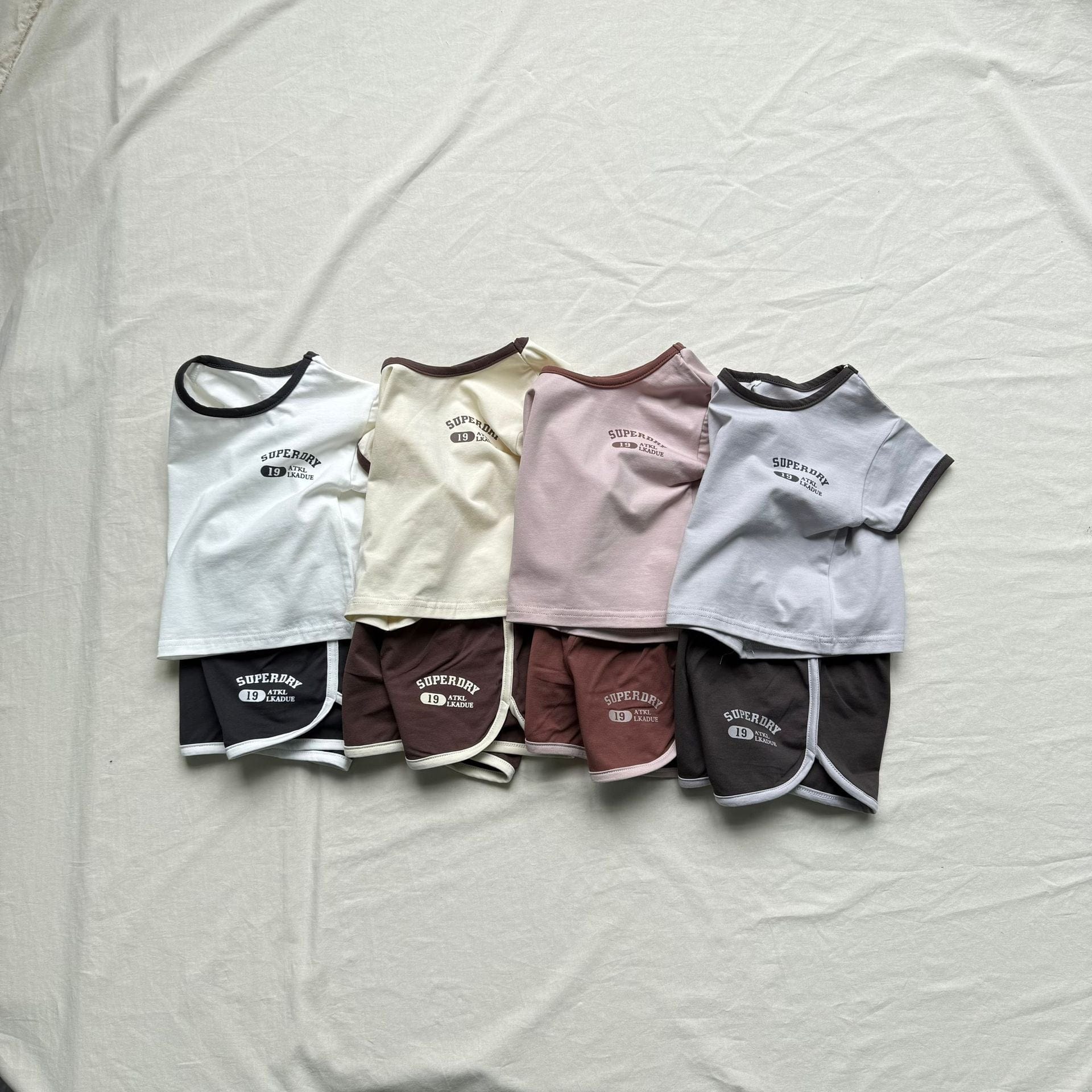 半袖セットアップ ロゴワンポイント半袖Tシャツ+ショートパンツスポーツセットアップ 2点セット【mh0010011】