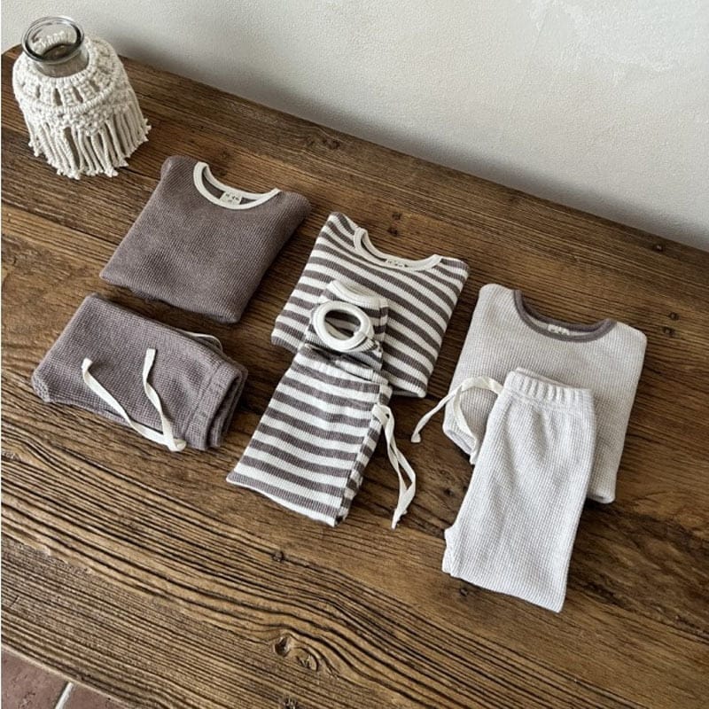 長袖セットアップ ☺︎ ベビー キッズ 長袖Tシャツ パンツ 2点セット セットアップ ワッフル ロンT ルーズパンツ ルームウェア 無地 ボーダー 3カラー ユニセックス 男の子 女の子 子供服