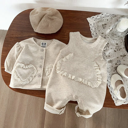 長袖セットアップ ベビートップス/カーディガン/ジャンプスーツ ラッフル襟長袖Tシャツ/ハートフリルカーディガンジャケット/ノースリーブロンパース【mh0008612】