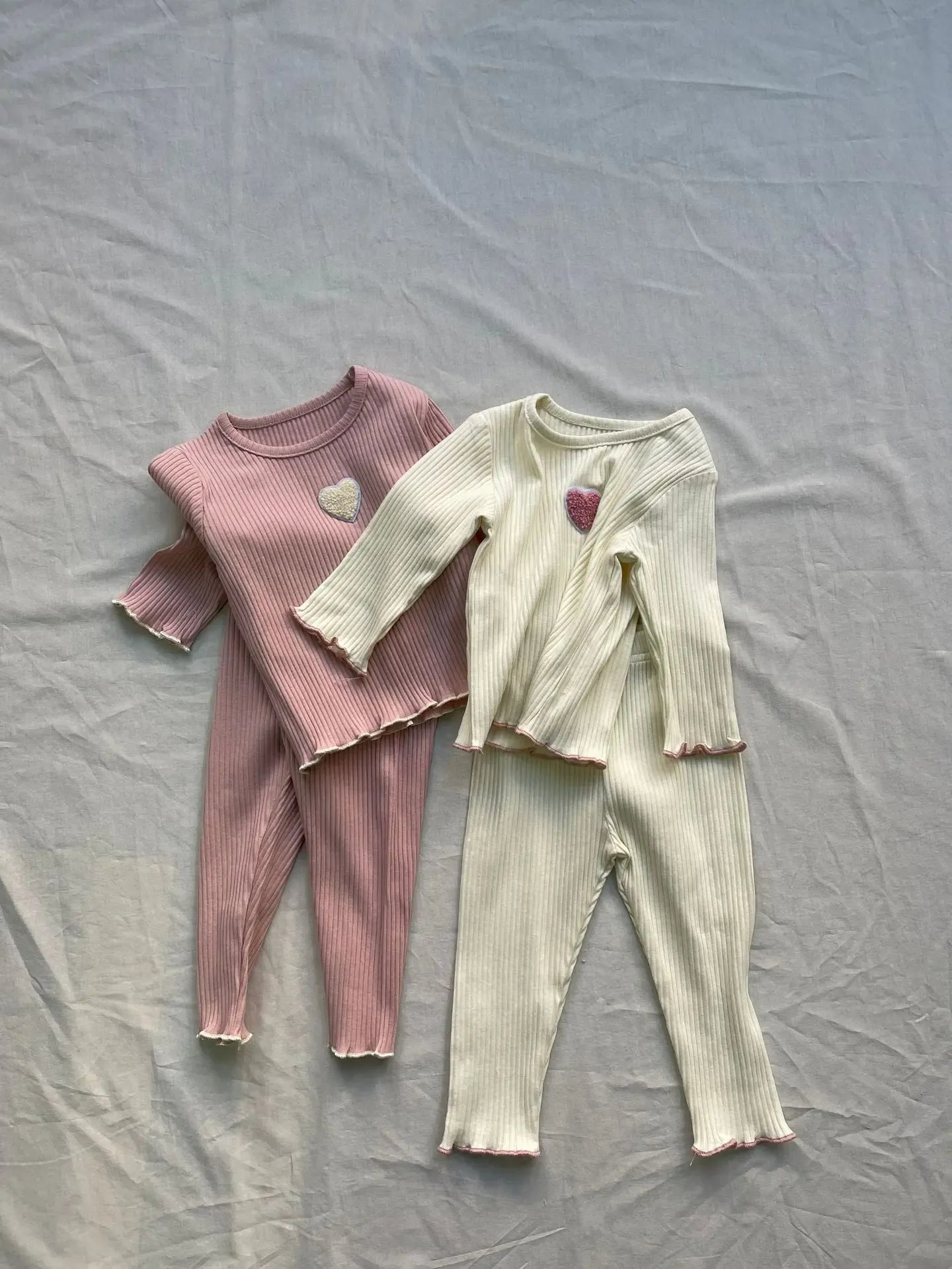 長袖パジャマ ベビーパジャマセット ハート長袖リブTシャツ+ロングパンツ【mh0008840】