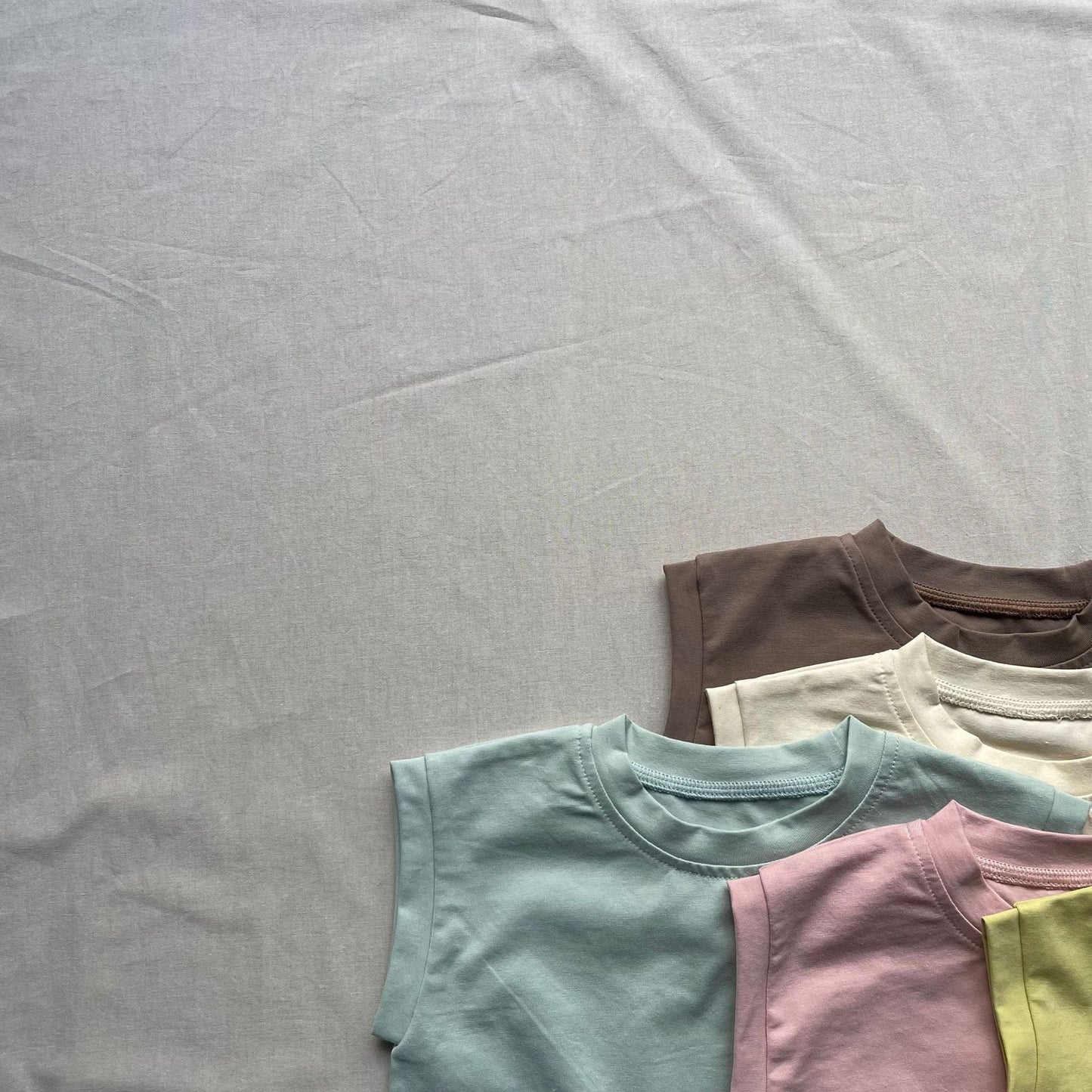 タンクトップ・キャミソール・ノースリーブトップス ベビートップス シンプルベーシックノースリーブタンクTシャツ【mh0009174】