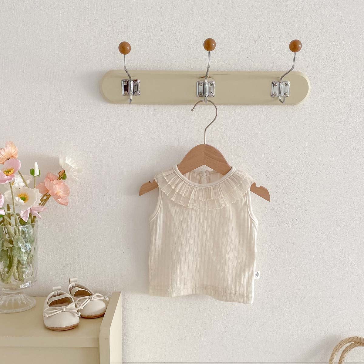 タンクトップ・キャミソール・ノースリーブトップス ラッフル襟ノースリーブTシャツ【mh0010342】