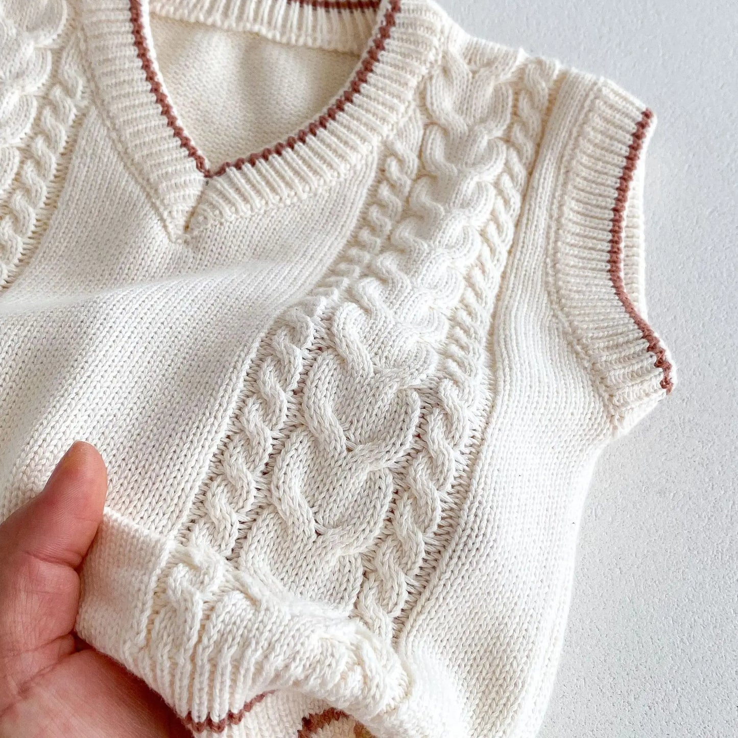 ベスト キッズベスト ニットVネックベスト スクールスタイル アプリコット