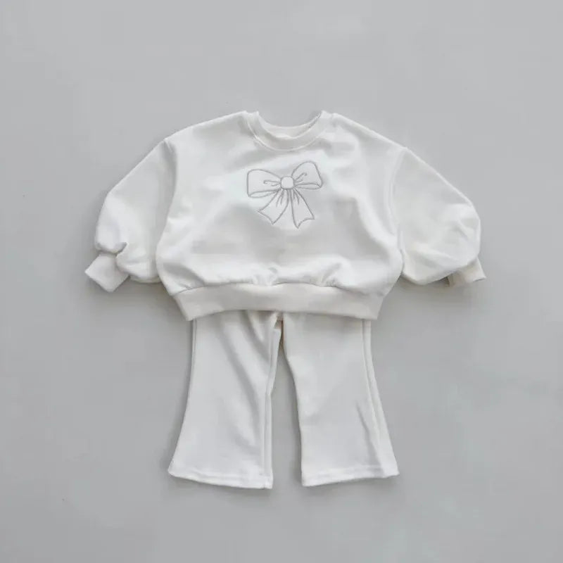 長袖セットアップ white / 12M  80cm キッズセットアップ 2点セット スウェットシャツ フレアパンツ リボン刺繍 長袖パフスリーブトレーナー 3カラー