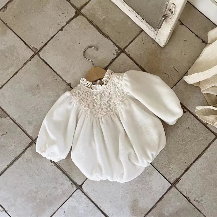 長袖ロンパース White / 12M  80CM ベビー長袖ロンパース フリースボディスーツ 長袖パフスリーブ レース フリル【mh0003423】