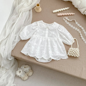 長袖ロンパース White / 66cm 0-6m ベビーロンパース 丸襟レースリボン刺繍スカートボディスーツ ベビードレスホワイト【mh0007058】