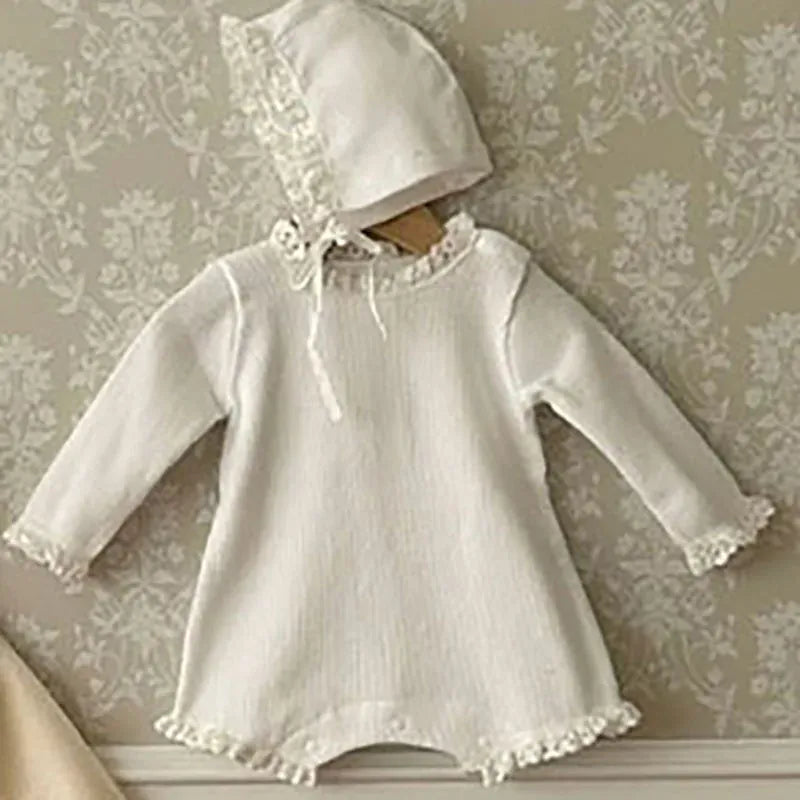 長袖ロンパース white / 66cm ベビーロンパース ボンネットセット 長袖フリルボディスーツ フリル帽子セット ベージュ/ホワイト/2カラー
