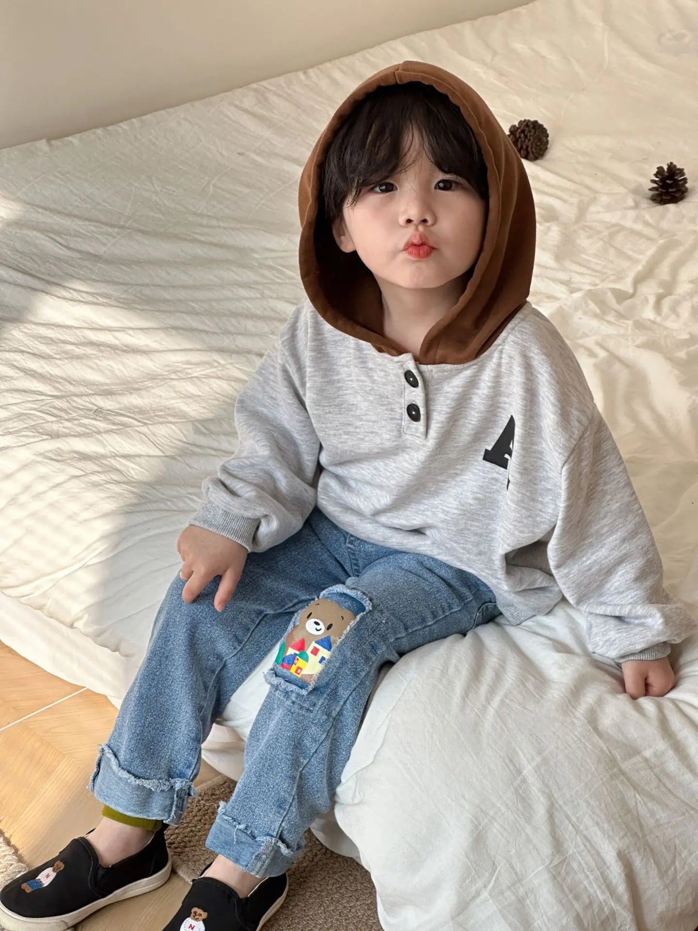 長袖Tシャツ キッズトップス フーディ袖スウェットシャツ アルファベットワンポイント アプリコット/グレー/2カラー