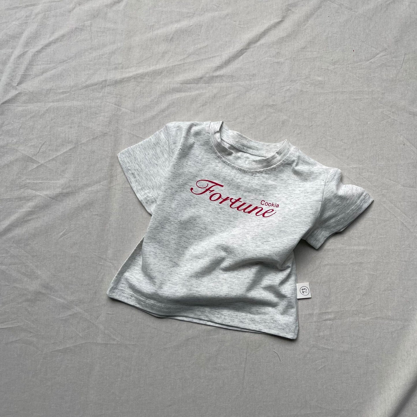 半袖Tシャツ Gray Apricot / 73cm ベビートップスレターロゴプリント半袖Tシャツ【mh0009165】