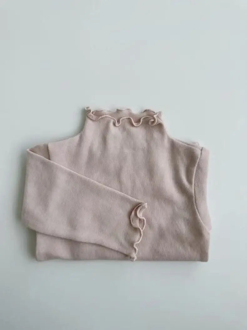ベビー長袖Tシャツ、フリルスタンドカラーのくすみピンク色