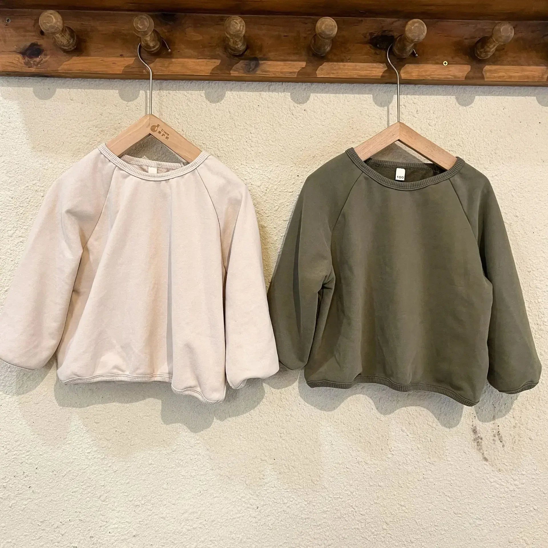 長袖Tシャツ キッズトップス 長袖Tシャツ バックプリント スマイル レターロゴ