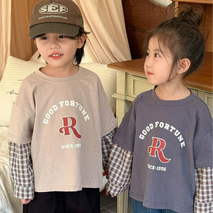 長袖Tシャツ キッズトップス 長袖ドッキングTシャツ 袖パッチワーク レターロゴ 2カラー