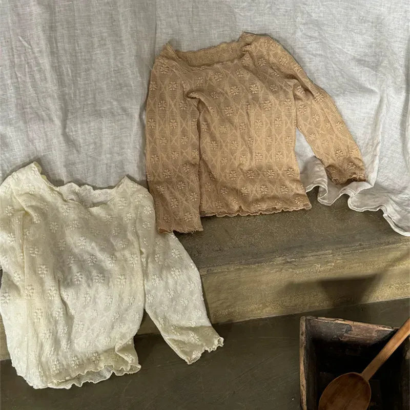 長袖Tシャツ キッズトップス エンボスフラワー 長袖Tシャツ 薄手 2カラー